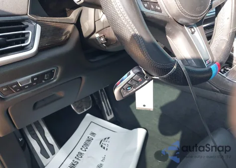 2021 BMW X6 Sdrive40I z USA, uszkodzony, nr VIN 5UXCY4C08M9G09168